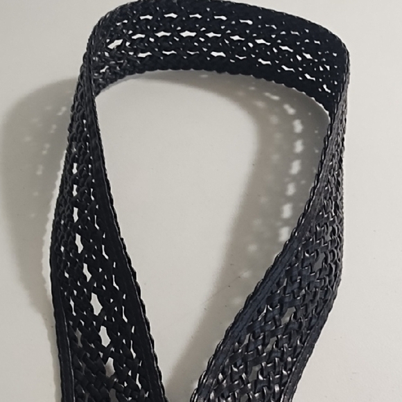 Elegant Black Woven Belt - Picture 4 of 12